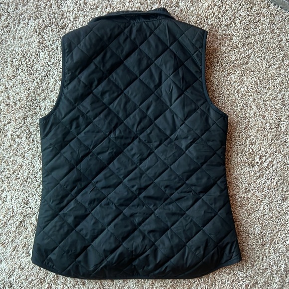Black zip up vest - Picture 2 of 5